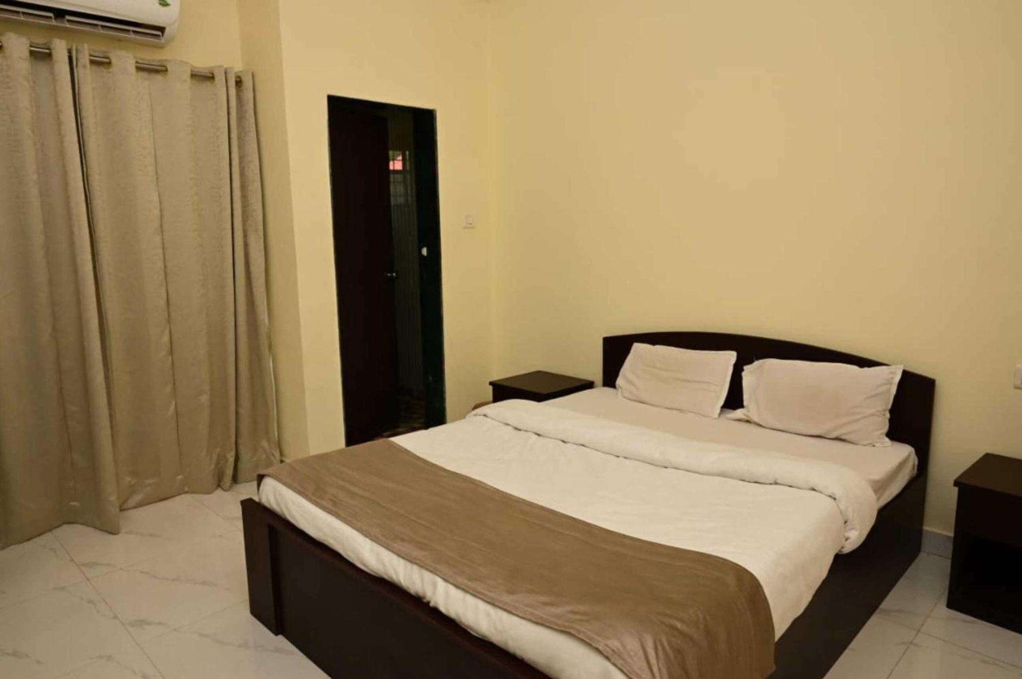 Wada Chirebandi Hotell Gimvi Exteriör bild