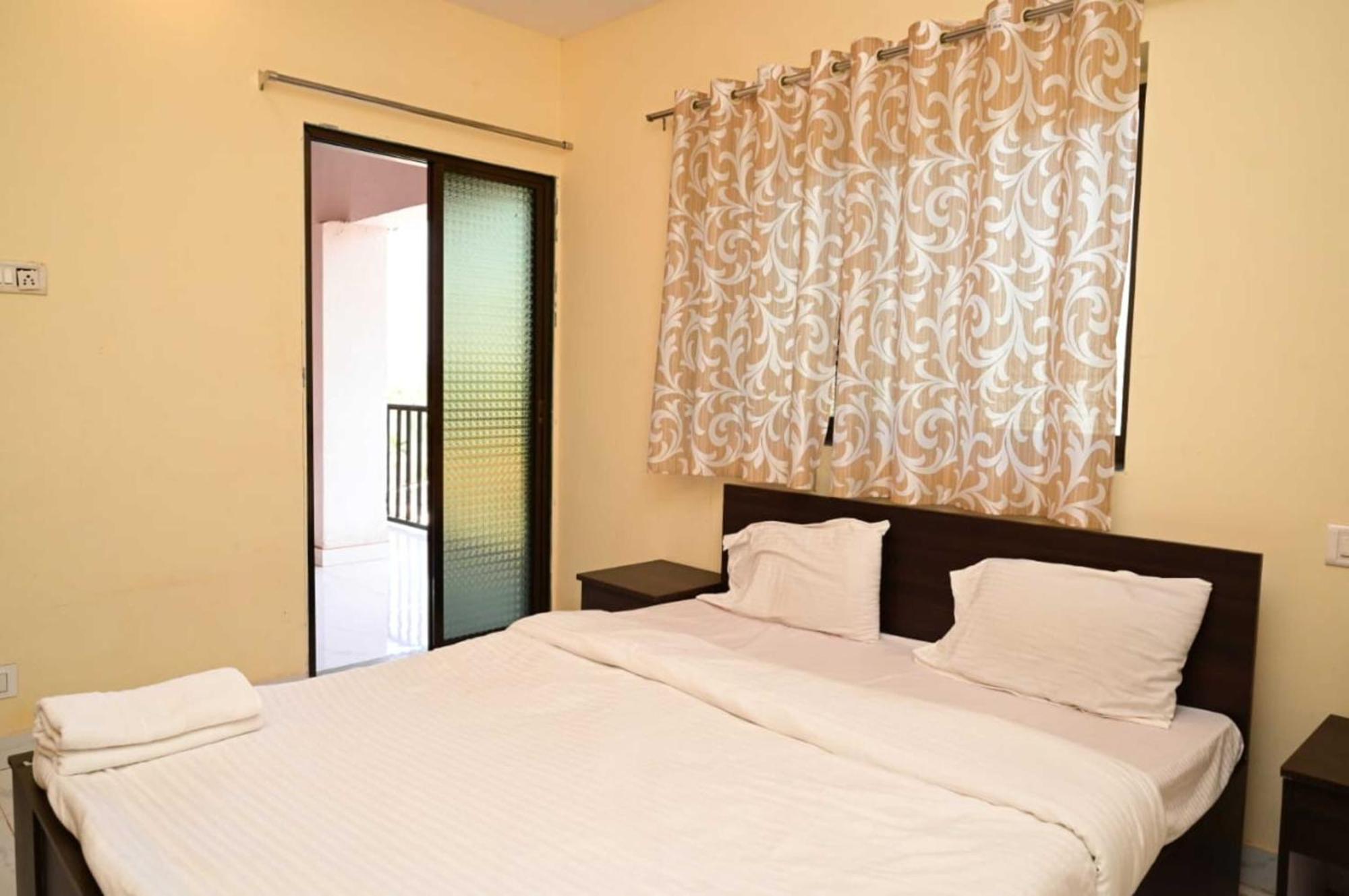 Wada Chirebandi Hotell Gimvi Exteriör bild