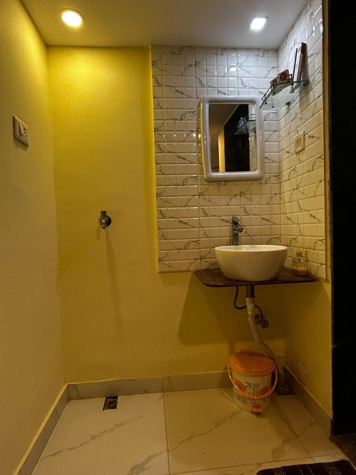 Wada Chirebandi Hotell Gimvi Exteriör bild